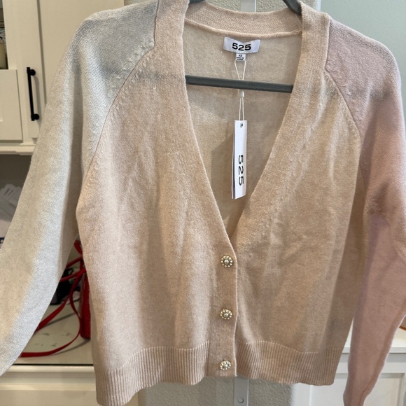 525 SWEATER - Picture 1 of 7